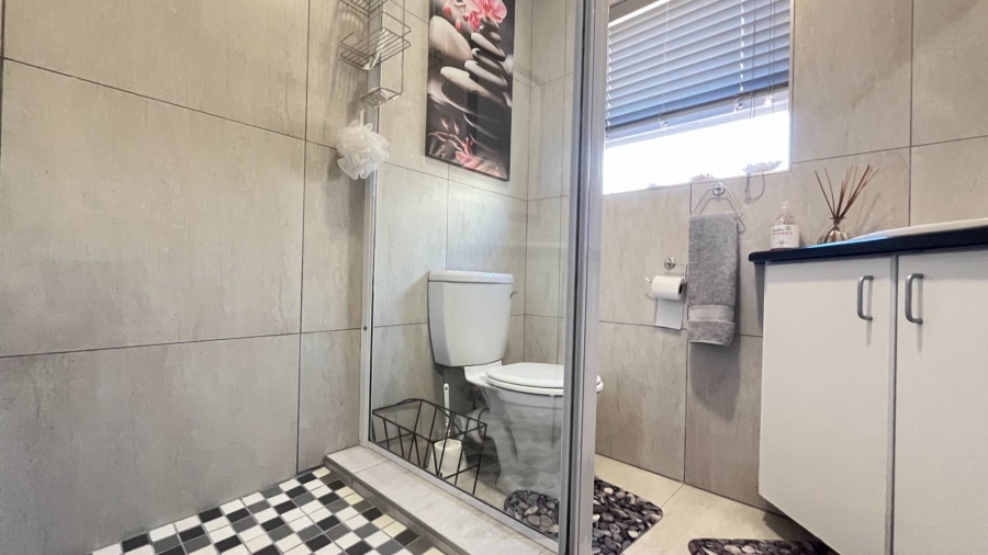 3 Bedroom Property for Sale in Island View Western Cape